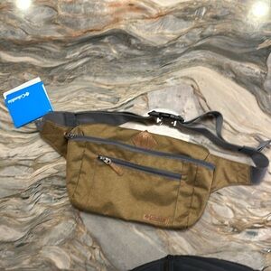 Columbia waist pack or fanny pack adult NWT